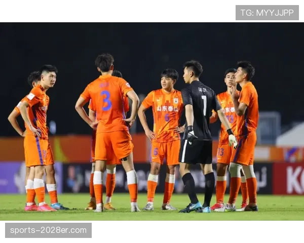 丁霞，赛场像冰山，出街像贵妇——随手一掏钱包都让人无语