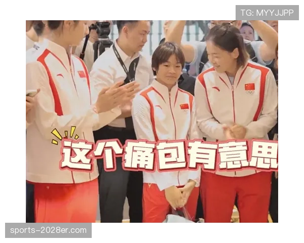 全红婵今天又瘫在沙发上，怎么看都不像刚拿世界冠军的人啊！